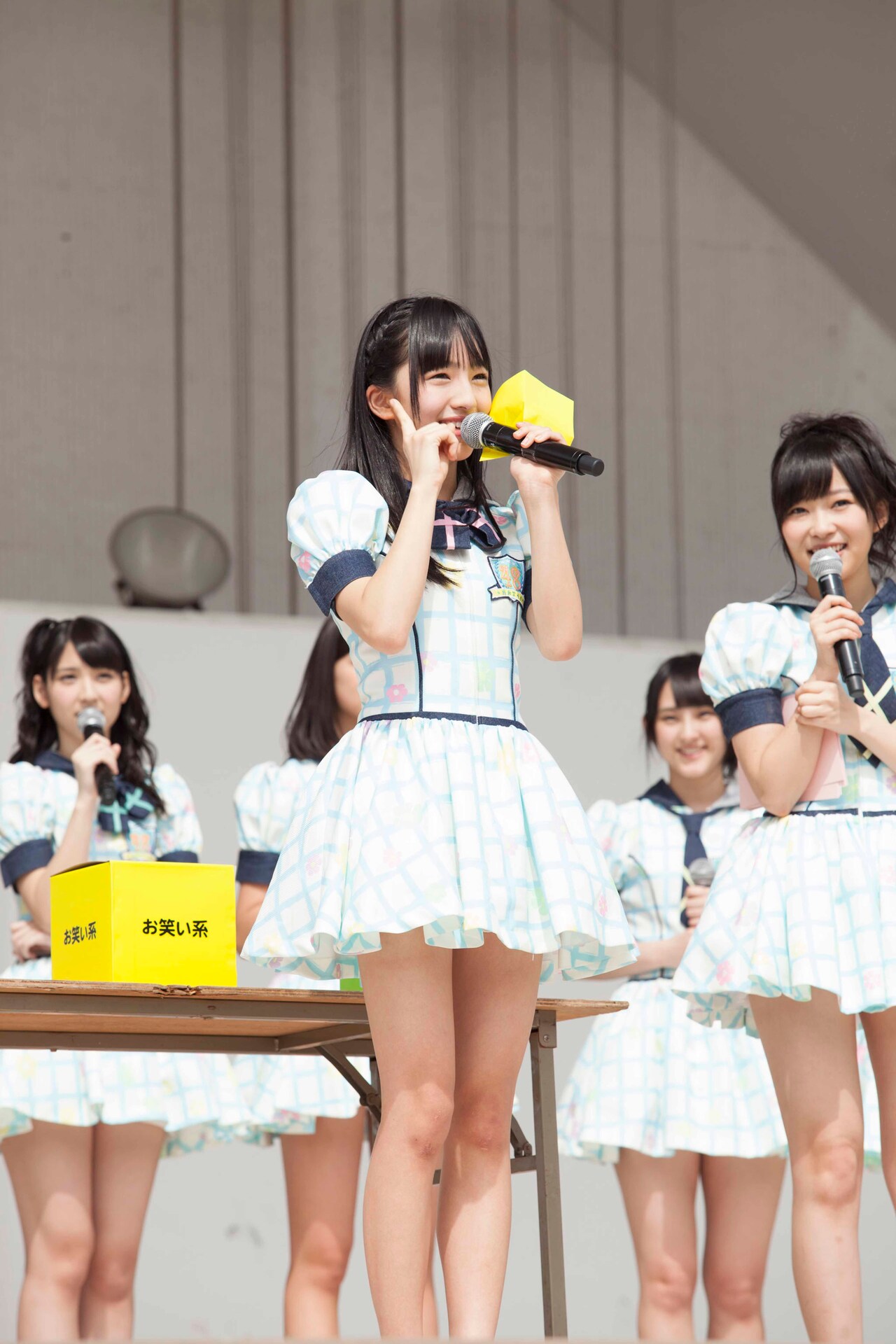 HKT48　田島芽瑠　 トレーディングカード　2013 　レア　 直筆サイン部分 HKT48 田島芽瑠 2013 トレカ アイドル グラビア カード 4枚