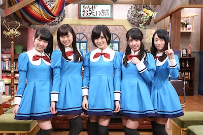 「NMB48 げいにん！！2」に出演する小笠原茉由、渡辺美優紀、山本彩、山田菜々、小谷里歩（左から）。
