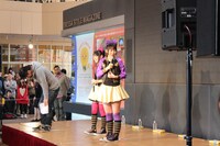 前説で台本通りに進まずうなだれるチームしゃちほこ店長こと長谷川マネージャー（写真左端）。