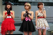 東京・池袋サンシャインシティでフリーライブを行ったMスリー。