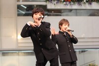 学ランに着替えたMスリー。