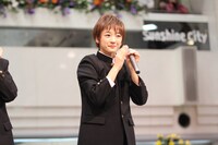 学ランに着替えたMスリー。