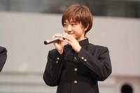 学ランに着替えたMスリー。