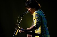 秦基博（写真は「HATA MOTOHIRO "Signed POP" TOUR 2013」東京・NHKホール公演の様子 / photo：岩佐篤樹）