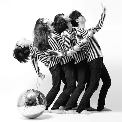 (M)otocompo。右から2番目がカート・トシキ。