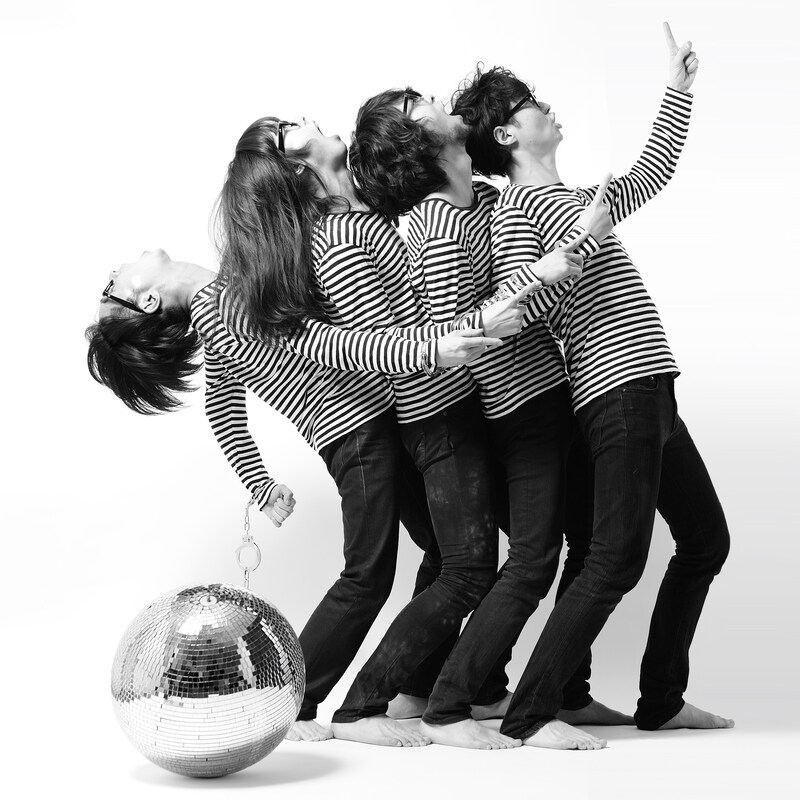 (M)otocompo。右から2番目がカート・トシキ。