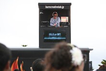 「burnエナジーモービル」でDJを披露する☆Taku Takahashi。（写真提供：MTV JAPAN）