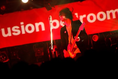 百々和宏（Vo, G）（撮影：岡田貴之、石川浩章）