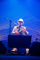 昨日3月27日に神奈川芸術劇場で行われた「Chageの茶会2013～座・藍燈横濱～Again」最終公演の模様。