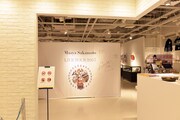 「坂本真綾LIVE展 “Roots of SSW”」入口のパネルには坂本真綾本人のサインとともにメッセージが。