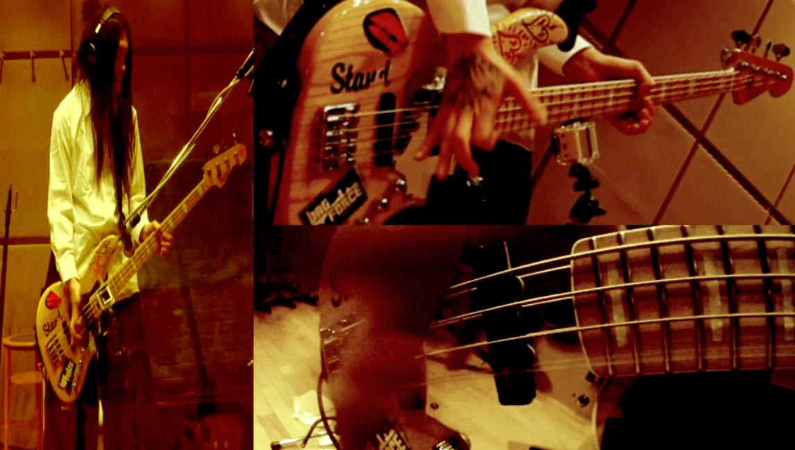 「KenKen Bass Tech」のワンシーン。