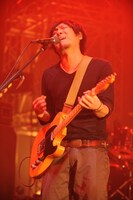 清水依与吏（Vo, G）