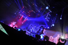 ももいろクローバーZ JAPAN TOUR 2013「5TH DIMENSION」2013年3月12日大阪城ホールの様子。
