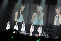ももいろクローバーZ JAPAN TOUR 2013「5TH DIMENSION」2013年3月12日大阪城ホールの様子。