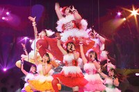 ももいろクローバーZ JAPAN TOUR 2013「5TH DIMENSION」2013年3月30日北海きたえーる公演の様子。