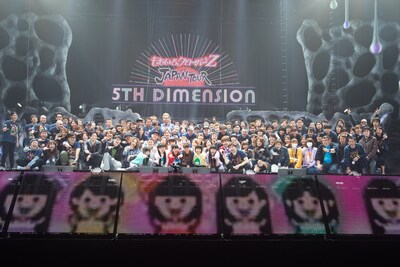 全ツアースタッフが集まっての記念撮影。