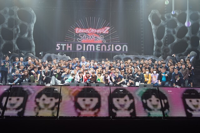 全ツアースタッフが集まっての記念撮影。