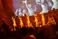 ももいろクローバーZ JAPAN TOUR 2013「5TH DIMENSION」2013年3月12日大阪城ホールの様子。