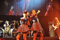 玉井杏奈、安斉奈緒美（左から）。