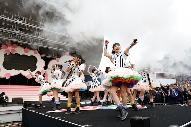 「私立恵比寿中学 よみうりランド ワンマン学芸会『狂い咲きエビィーロード～終わりなき進級～』」の様子。