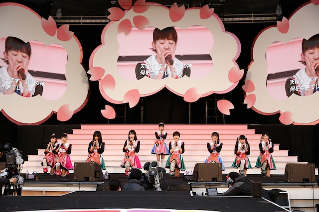 新曲「禁断のカルマ」初披露シーン。