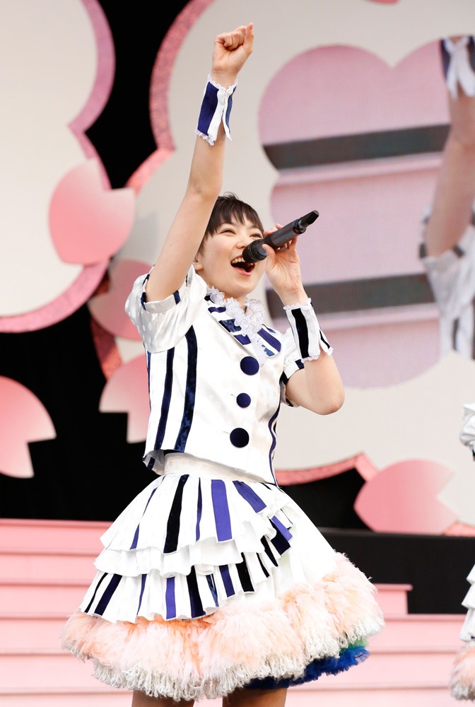 安本彩花