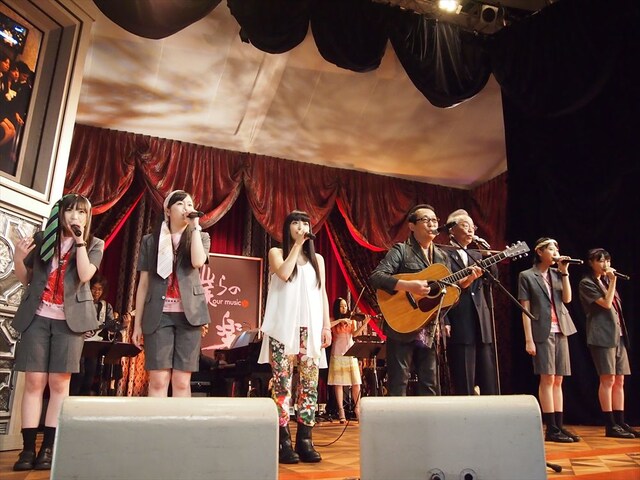 さだまさし×谷村新司×miwaクロによる「案山子」の模様。