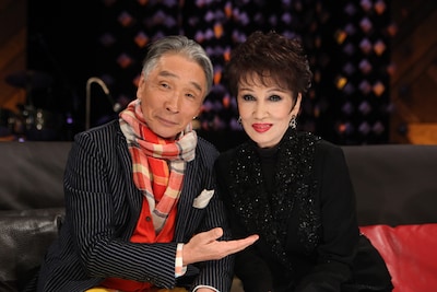 堺正章（写真左）と浅丘ルリ子（右）。