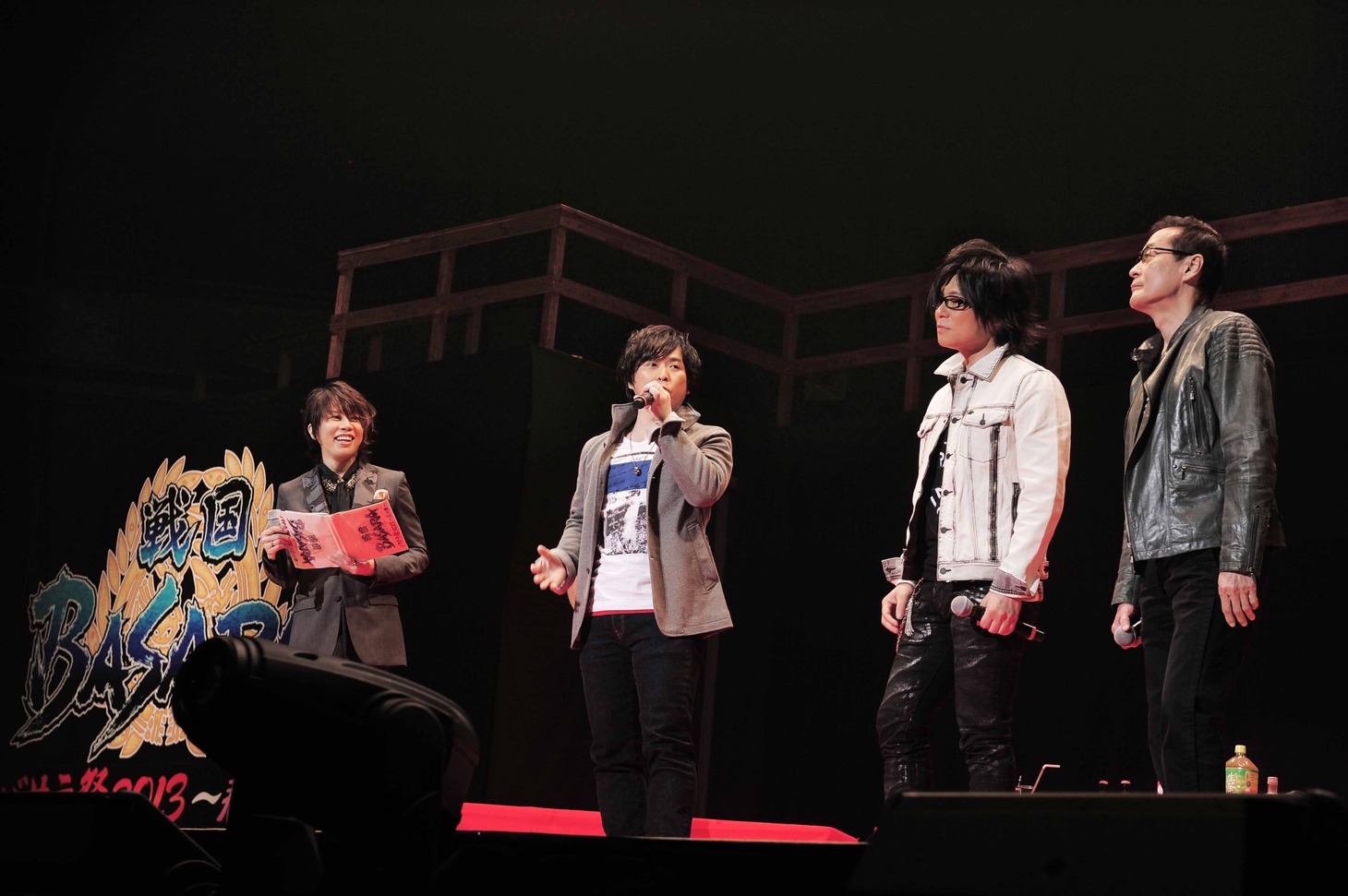 T.M.Revolutionと声優陣によるトークコーナー。写真左からT.M.Revolution、真田幸村役の保志総一朗、片倉小十郎役の森川智之、織田信長役の若本規夫。