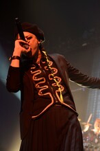 逹瑯（Vo）（撮影：緒車寿一）