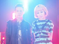 加藤ミリヤ×清水翔太「LOVE STORY」収録現場のオフショット。