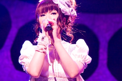 中村由利（Vo）