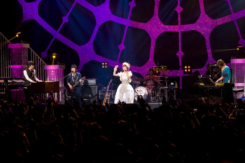 3月30日に東京・TOKYO DOME CITY HALLで行われた「GARNET CROW livescope 2013 ～Terminus～」の様子。