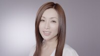 酒井法子が出演した「ノンフィクション」CMのワンシーン。