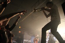 4月4日に東京・新宿LOFTで行われた「A Message To You Rudy」での東京スカパラダイスオーケストラ。