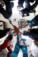 4月6日に東京・渋谷公会堂で行われた「→Pia-no-jaC← 5th Anniversary  JACKPOT TOUR 2013」開演前の様子（Photo : Takumi Nakajima）。