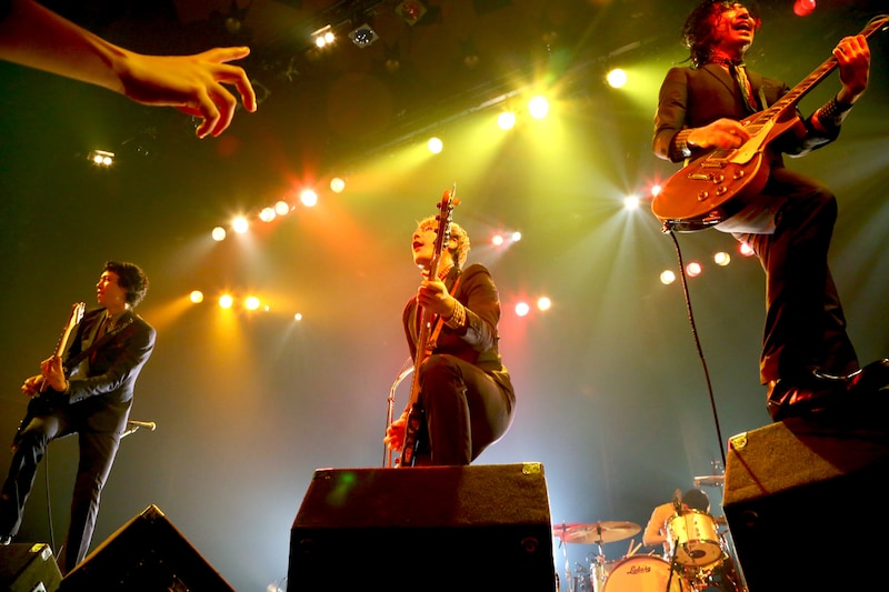 THE BAWDIES（昨日4月6日の富山・福野文化創造センターヘリオス公演より）