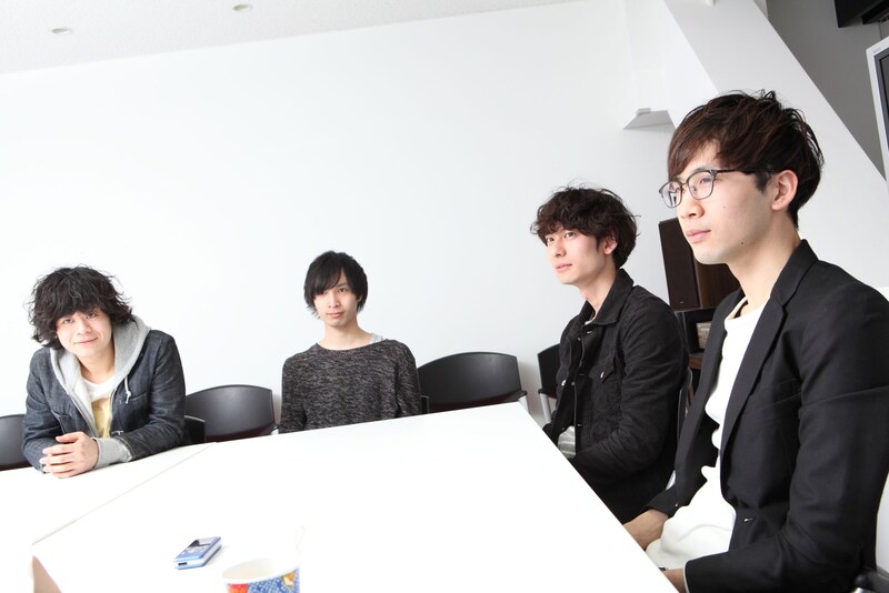 インタビューに答えるGoodbye holiday。