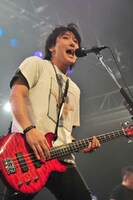 「J 2013 SPRING TOUR -Like a NEW Lightning-」SHIBUYA-AX公演の様子。