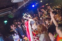 ライブ序盤の様子。（撮影：朝岡英輔）