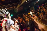 この曲中のみ撮影自由となった「最期の一錠」の様子。（撮影：朝岡英輔）