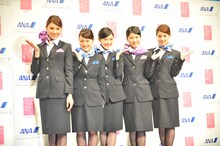 秋元才加、川栄李奈、渡辺麻友、横山由依、鈴木まりや（左から）。