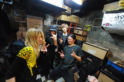 Cathy lost one's apricot yesterday