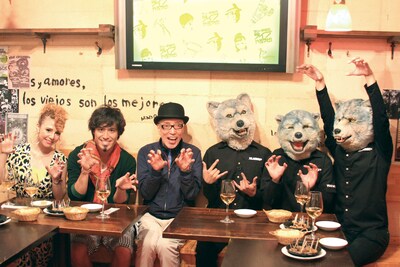 （写真左から）MALISA、ISEKI（キマグレン）、テリー伊藤、MAN WITH A MISSION。