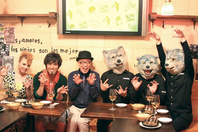 （写真左から）MALISA、ISEKI（キマグレン）、テリー伊藤、MAN WITH A MISSION。