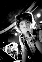 「爆弾ジョニーのイミナシ！TOUR2013 『我が人生にイミナシ！』」の様子。