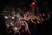 「爆弾ジョニーのイミナシ！TOUR2013 『我が人生にイミナシ！』」の様子。