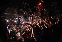 「爆弾ジョニーのイミナシ！TOUR2013 『我が人生にイミナシ！』」の様子。