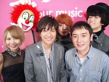 スタジオライブ収録時のゆずとSEKAI NO OWARI。