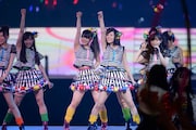 チームS「フラフープでGO!GO!GO!」の様子。(C)AKS
